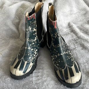 Goby Boots | Black & White Piano 'Jazz' Chelsea Boot - Women size 40